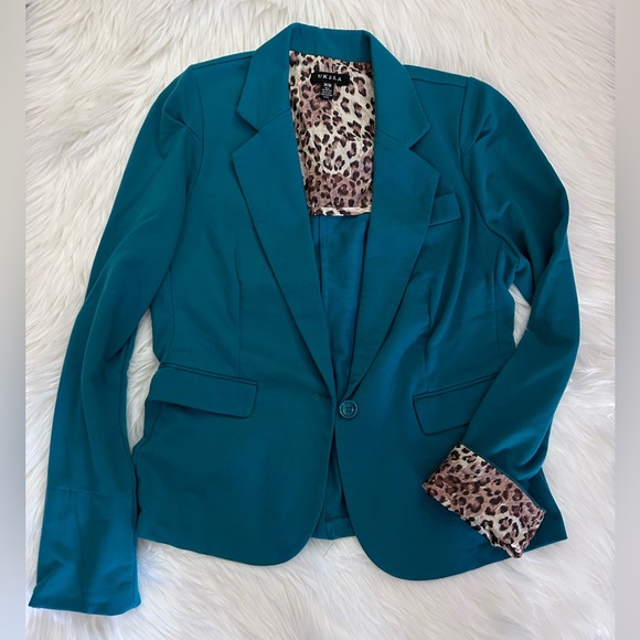 UK2LA Blazer - Picture 2 of 10